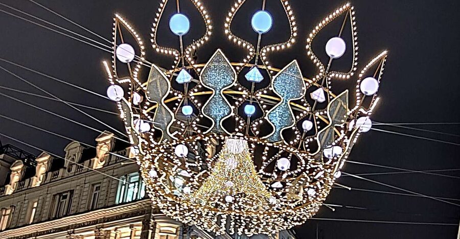London Christmas Sparkle Walking Tour Small Group - Key highlights you’ll feel right away