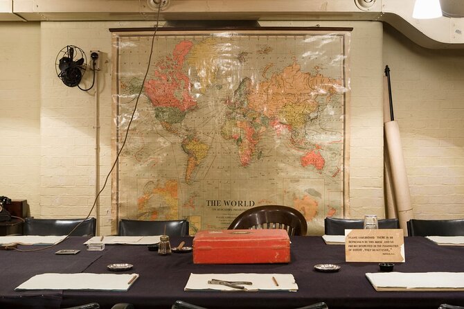London: Churchill War Rooms Ticket & City Landmarks Guided Tour - The 2-Hour Walking Tour: Central London Stops With Live Commentary