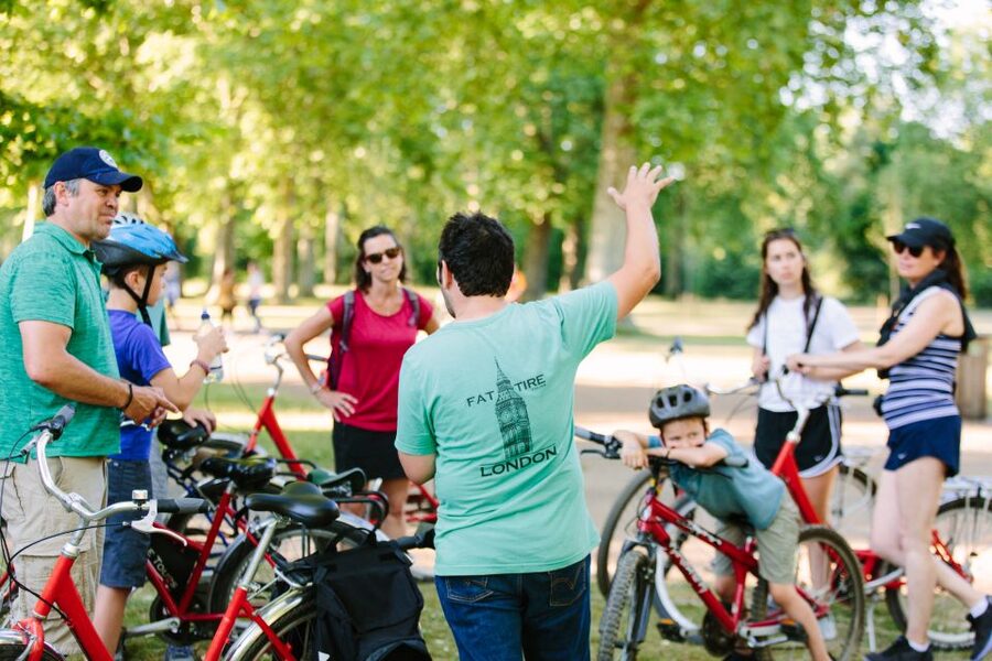 London: City Highlights Guided Bike Tour - Houses of Parliament and Big Ben: the classic photo spot, explained