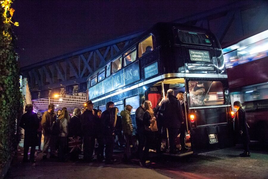 London: Comedy Horror Ghost Tour on a Bus - The conductor, actors, and the technical tricks on board