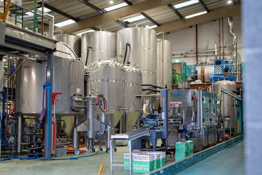 London: Craft Brewery Tour with Tasting of 4 Beers - Meeting at the Five Points Taproom: what happens first