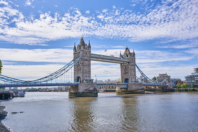 London Creative Photography Tour - If you have time: Tate Modern, Shakespeare’s Globe, HMS Belfast, and the Tower finale