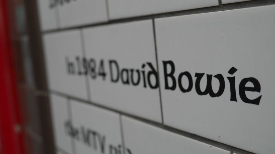 London: David Bowie Walking Tour - Hidden Studios and the Career Pieces You Don’t See Alone
