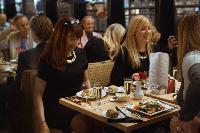 London Dinner Cruise on the Thames River - Seating, views, and how to plan your photo time