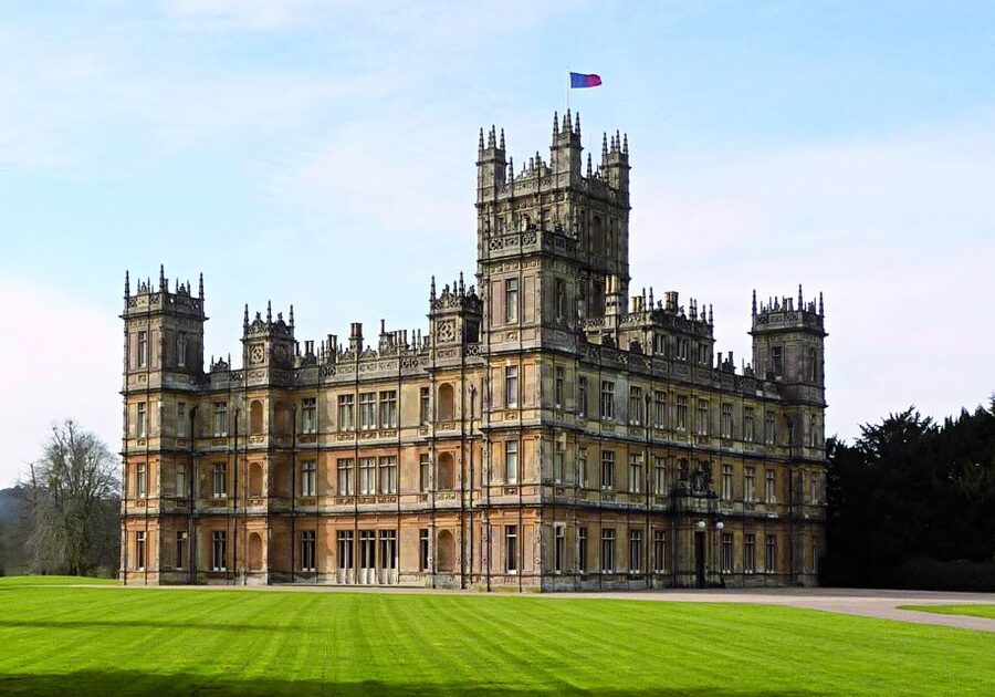 London: Downton Abbey Countryside Black Taxi VIP Tour - Who This Downton Abbey Taxi Day Fits Best