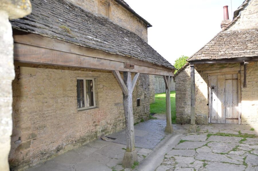 London: Downton Abbey Countryside Black Taxi VIP Tour - Accessibility, Group Size, and How the Day Feels