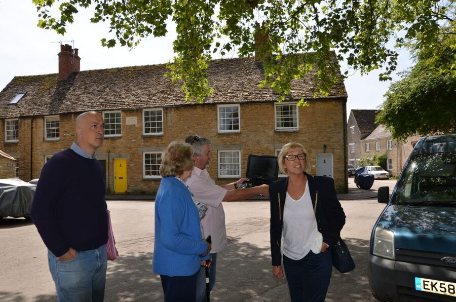 London: Downton Abbey Countryside Black Taxi VIP Tour - Money and Value: When the Price Actually Makes Sense
