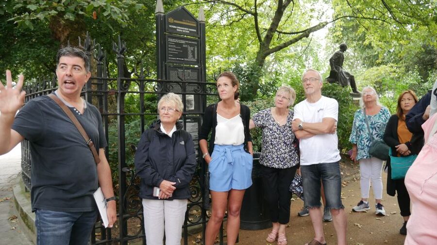 London: Downton Abbey Guided Walking Tour - Film-location London: how one city doubles for several