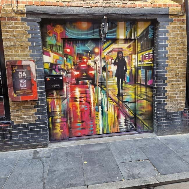 London: East End Instagrammable Street Art & Graffiti Tour - Princelet Street and 7 Stars Yard: resilience and narrow-space art