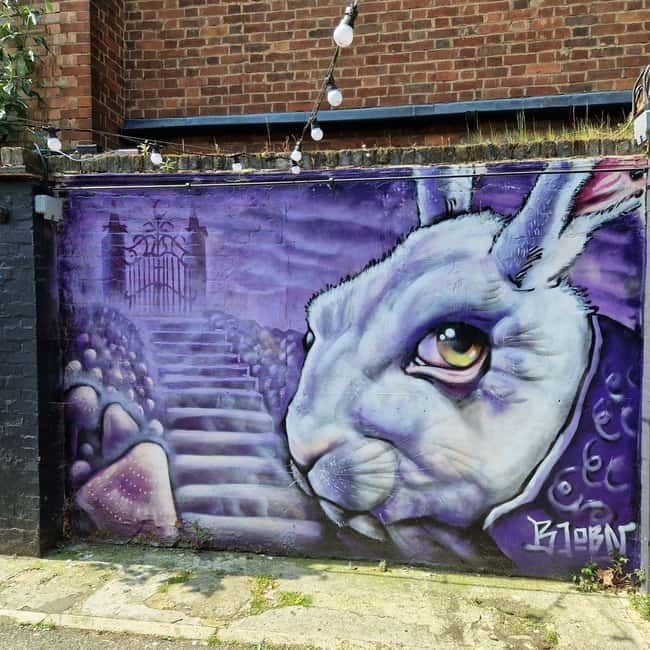 London: East End Instagrammable Street Art & Graffiti Tour - Rivington Street and the Banksy + Thierry Noir connection