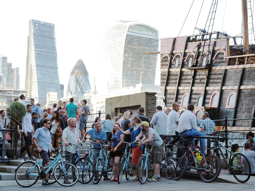 London: East London Town 3.5-Hour Bike Tour - The Thames Run to the Globe and Golden Hinde