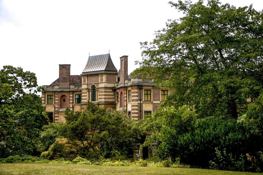 London: Entry Ticket to Eltham Palace and Gardens - Family-Friendly Stops: Wooden Play, Dressing Up, and Animal Finds