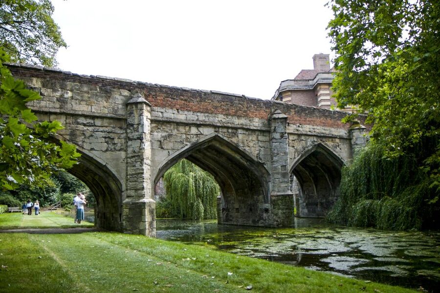 London: Entry Ticket to Eltham Palace and Gardens - Inside Eltham Palace: Art Deco Rooms and a Medieval Turn