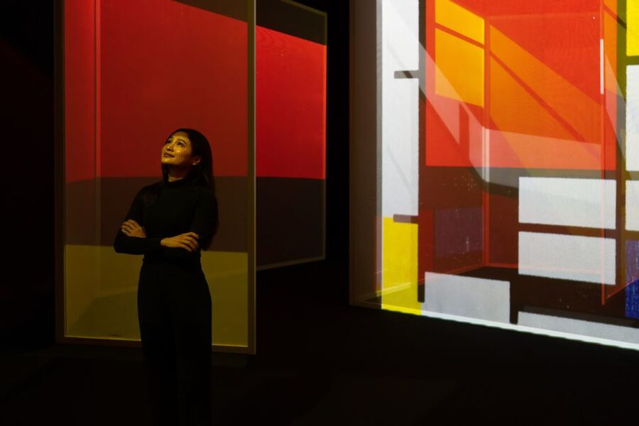 London: Entry Ticket to Frameless Immersive Art Experience - Café and shop: the nice break, with one caution