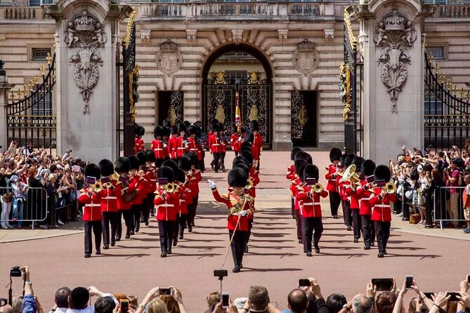 London Essential 2 hour introductory Walking Tour With a Londoner - A fast intro walk from Green Park to Westminster Abbey