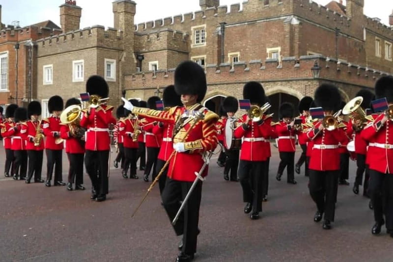 London: Essential tour and changing of the guard (group or private) - Horse Guards Parade at Whitehall: the origin story behind the first ceremony