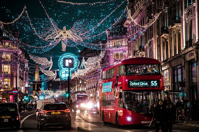 London Exclusive Christmas Lights Guided Tour by Black Cab - Why a black cab Christmas lights tour feels different