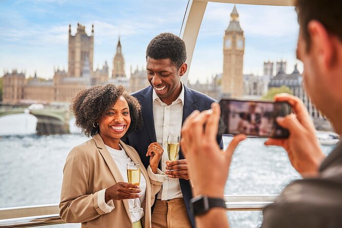London Eye - Champagne Experience Ticket - The host experience: why the narration changes the whole ride