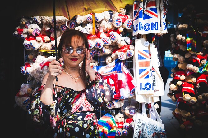 London Eye Riverside Photography Experience - Stop 4: Trafalgar Square for iconic backdrops and a strong finish