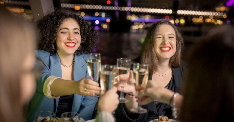 London: Festive New Year’s Eve 4-Course Dinner Cruise - Key things to know before you go