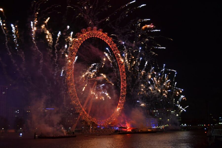 London: Festive New Year’s Eve 4-Course Dinner Cruise - A New Year’s Eve cruise that feels like a whole evening plan