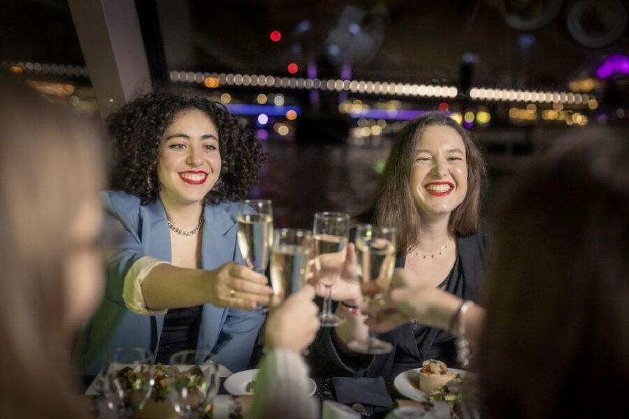 London: Festive New Year’s Eve 4-Course Dinner Cruise - Dinner in winter: 4 courses, half-bottle wine, and a heated room to return to