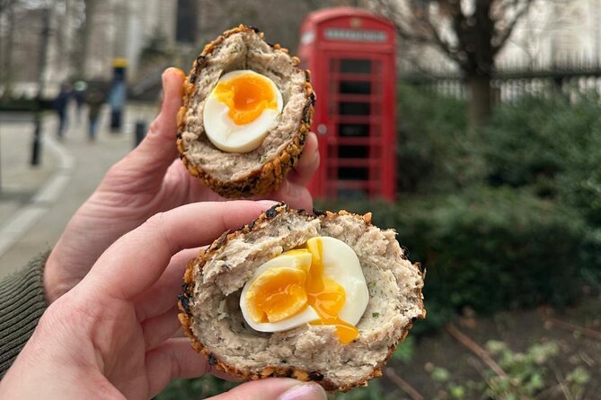 London: Food Treasure Hunt and Walking Tour - Your 3-course British meal: starter, pub lunch, and dessert stops