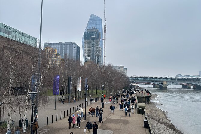London: Food Treasure Hunt and Walking Tour - Private team play: 2 to 6 players, your group’s chemistry matters