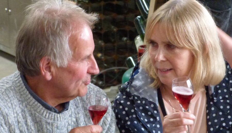 London: Full-Day English Wine Tour with Lunch - Lunch at a Gastro-English Pub: Comfort Food With a Glass