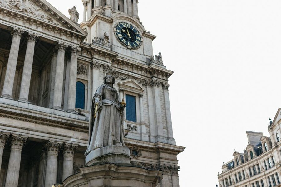 London: Full Day Tower, St. Paul's, Cruise & Eye Experience - Who should book this Tower and St. Paul’s day—and who shouldn’t