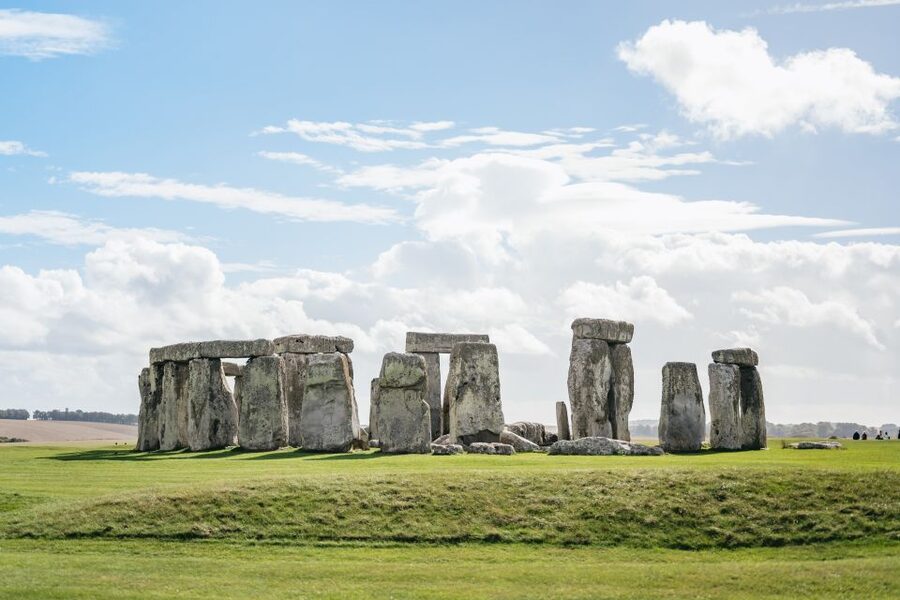 London: Full-Day Windsor, Stonehenge, and Oxford Tour - Guides, headsets, and small-group pacing you can actually handle