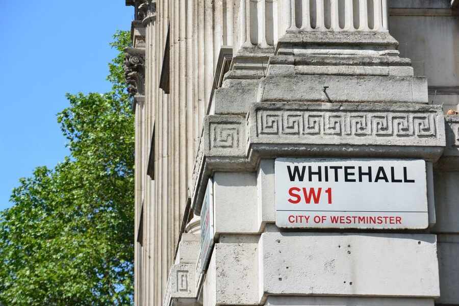 London: German-Speaking Guided Tour of Westminster - Buckingham Palace Unfolds Best When You Walk Toward It
