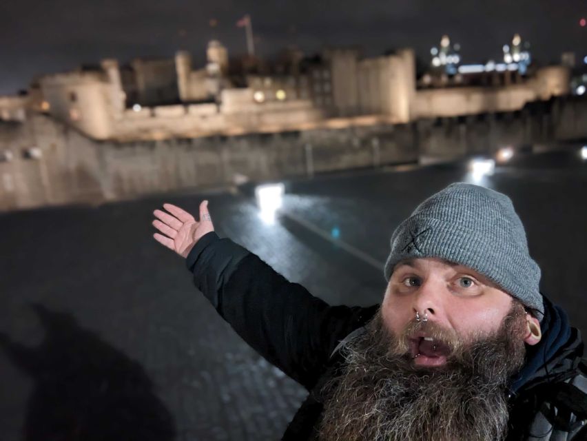 London: Ghost Walk and River Thames Boat Ride - The catamaran break: Thames air, an onboard bar, and a change of pace