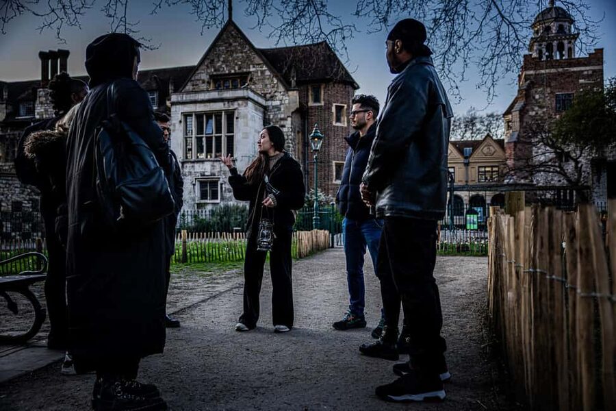 London: Ghosts, Legends & Mysteries Night Walking Tour - Smithfield Market: the execution-site step that turns the tone darker