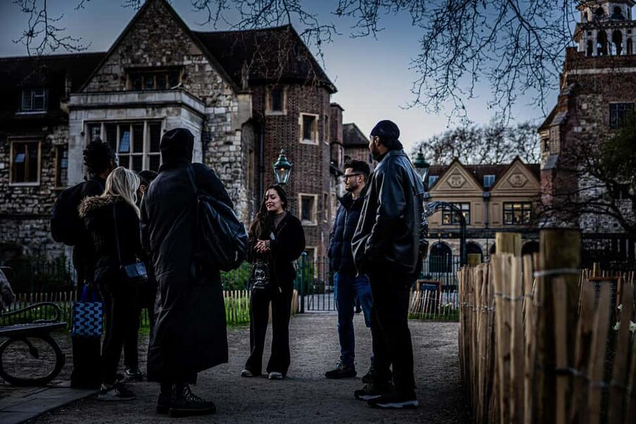 London: Ghosts, Legends & Mysteries Night Walking Tour - Millennium Bridge, Fleet Street’s Demon Barber, and Blackfriars Bridge crime stories