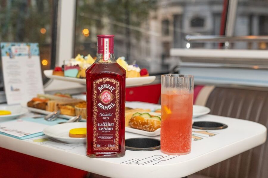 London: Gin and Afternoon Tea Bus Tour with Audio Guide - Food and Drinks: How to Pace the Afternoon Tea + Gin