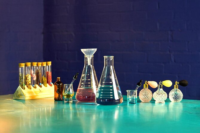 London: Gin Lab - Make your own gin - Your G&T and Your Bottle: Label, Name, Fill, Seal