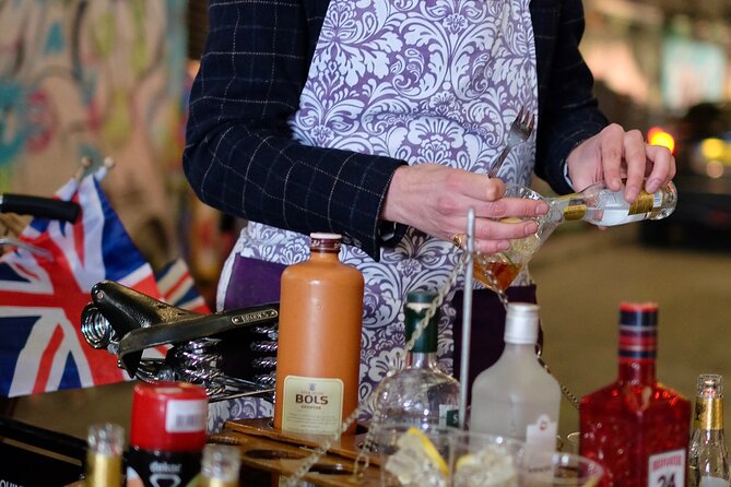London Gin Safari: A Spirited, Juniper-Fuelled Jaunt - Gin tasting on the go: samples, gin & tonics, and a cocktail