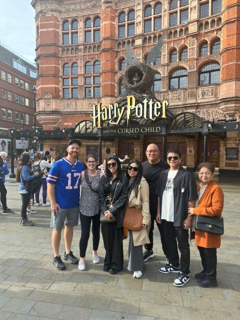 London: Guided Harry Potter Tour - Trafalgar Square to Millennium Bridge: Knight Bus and Public-Transport Magic