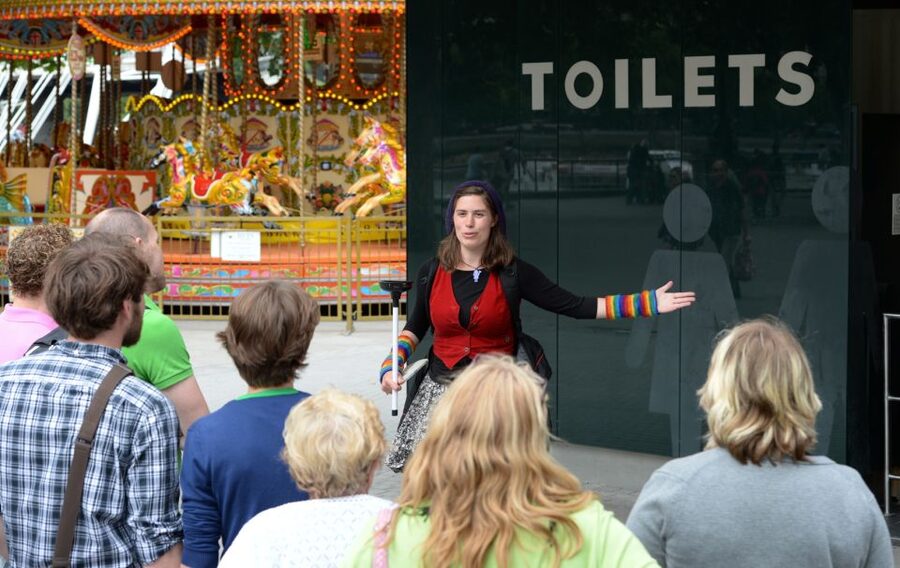 London: Guided Loo Tour - A Patriotic Loo and a Secret Pop-Up Toilet Moment