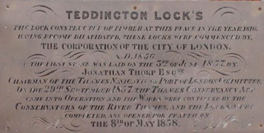 London: Hampton Court to Richmond River Thames Cruise - Passing Teddington Lock: the working part of the trip