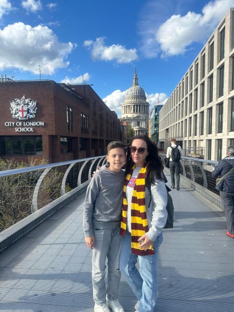 London: Harry Potter Black Cab Tour with Hotel Pick Up - Cambridge Theatre and the Cursed Child Connection
