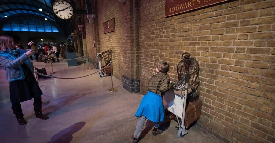 London: Harry Potter Inspirations and Locations Tour - Tube under the Thames to Borough Market and London Bridge