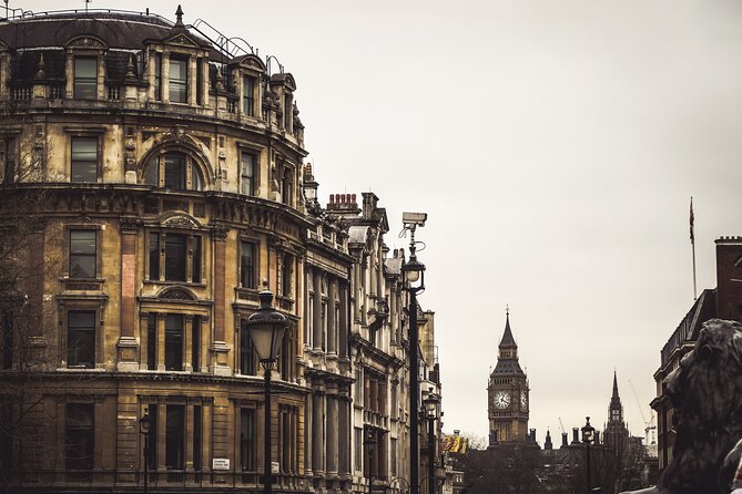 London: Harry Potter Movie Locations Magical Guided Tour - Fan-camp premiere spot and the underground train scene