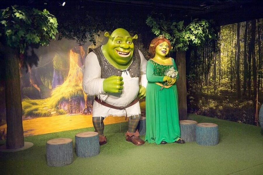 London: Harry Potter Sights and Shrek's Adventure Combo Tour - House of Spells and wizarding shops: souvenirs with a discount edge