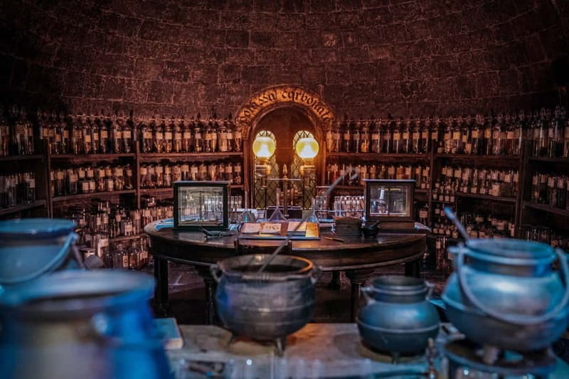 London: Harry Potter™ Studio Tour London & 4-Star Hotel Stay - Hotel reality check: breakfast, luggage storage, and potential extras