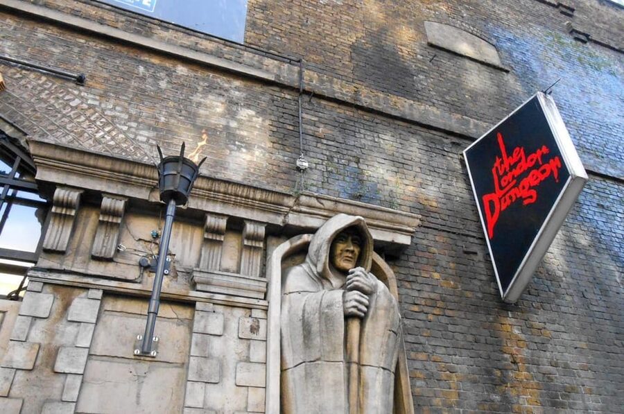 London: Harry Potter Walking Tour & the London Dungeons - The Potter shop stop and film-location photos you’ll actually use