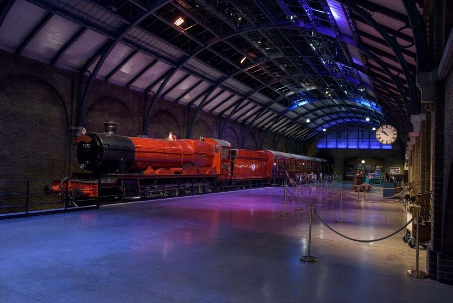 London: Harry Potter Warner Bros. Studio Tour with Transfer - Meeting at Euston: where the day starts cleanly