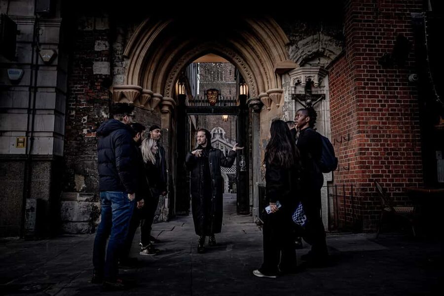 London: Haunted Ghost Night Walking Tour - From Fleet Street to Blackfriars Bridge: the murder-mystery stretch