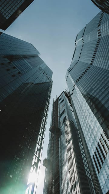 London: Hidden Secrets Of The City Guided Walking Tour - Spitalfields lanes and Ten Bells: the city’s mood turns darker